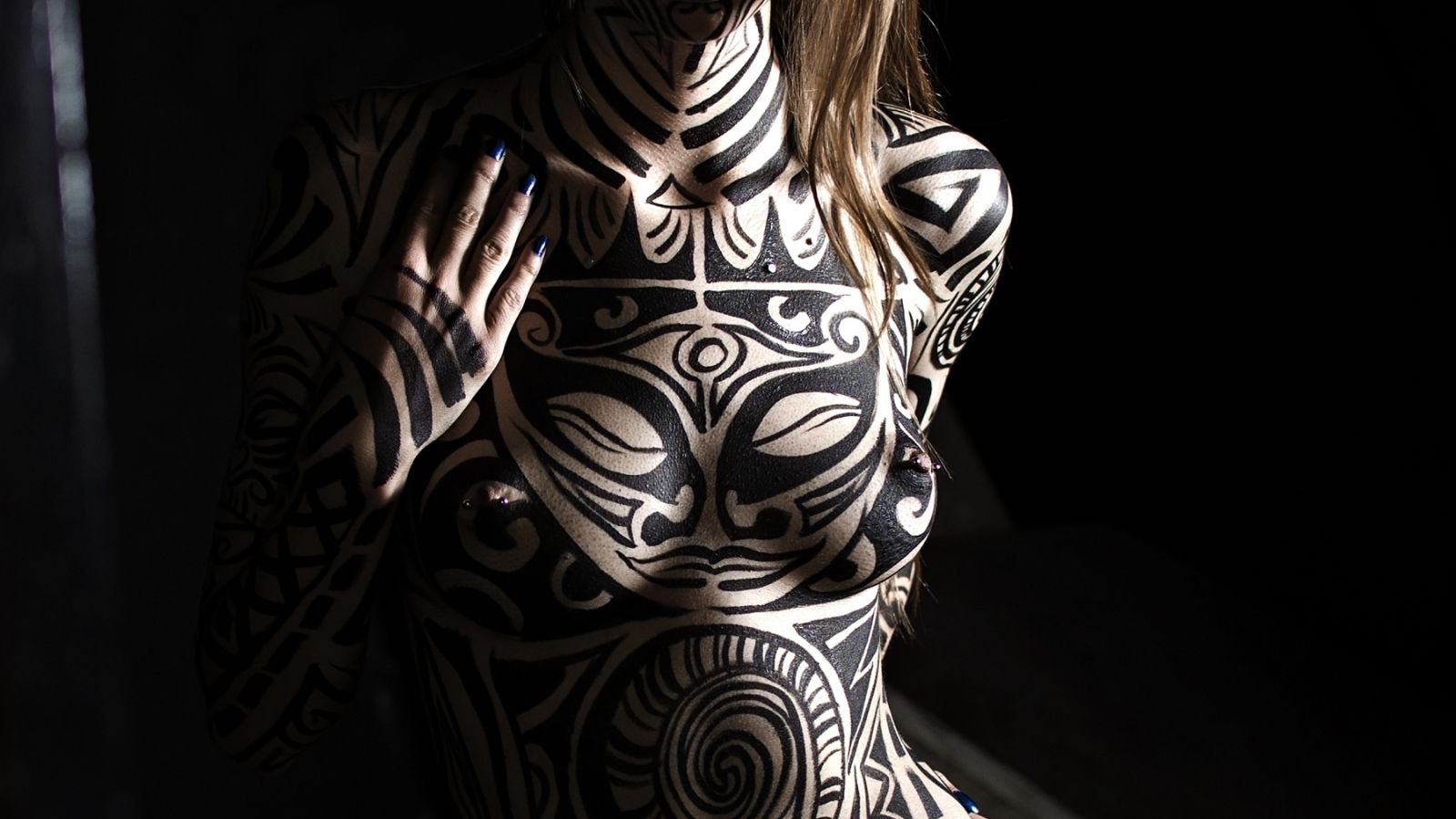 images of cultural tribal body paint