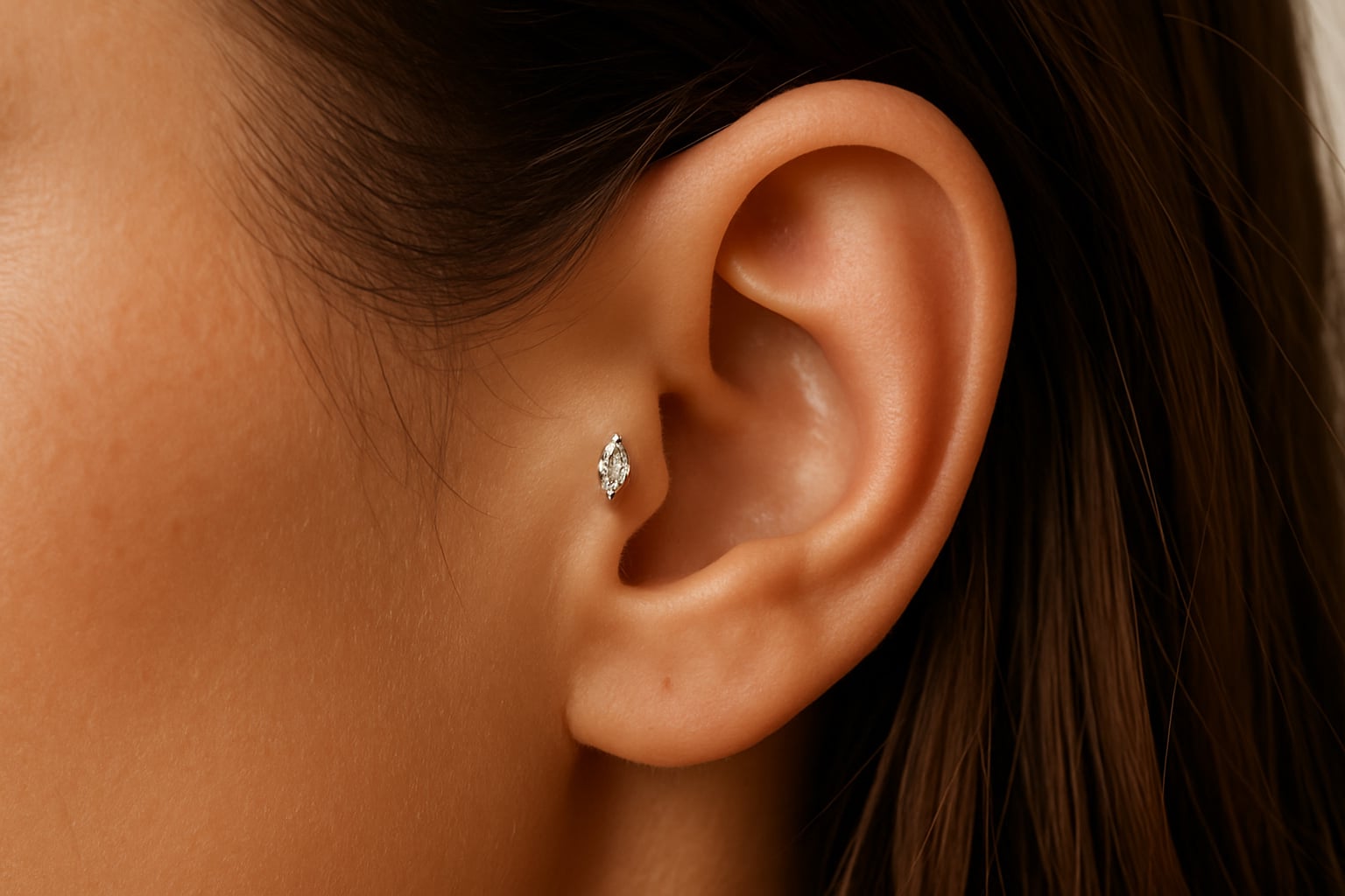 tragus piercing