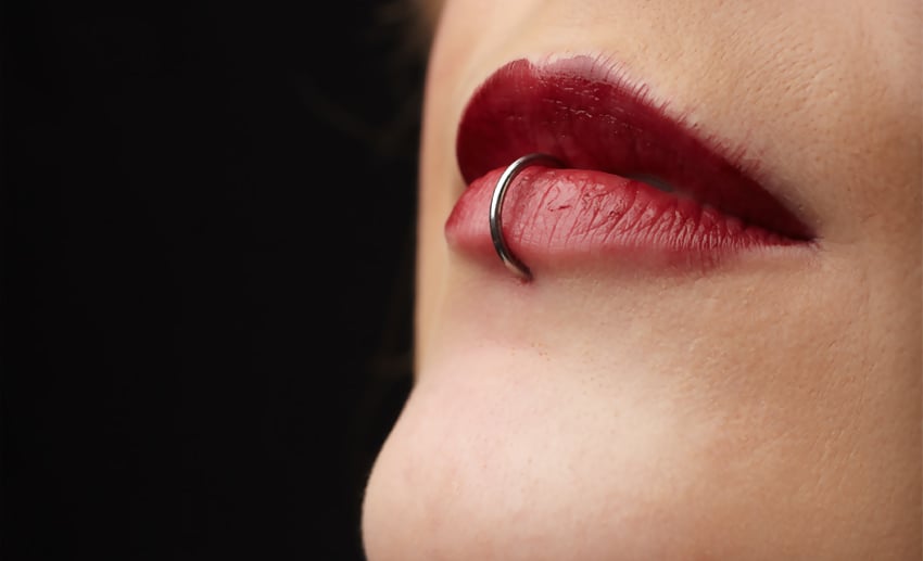 Middle lip on sale piercing ring