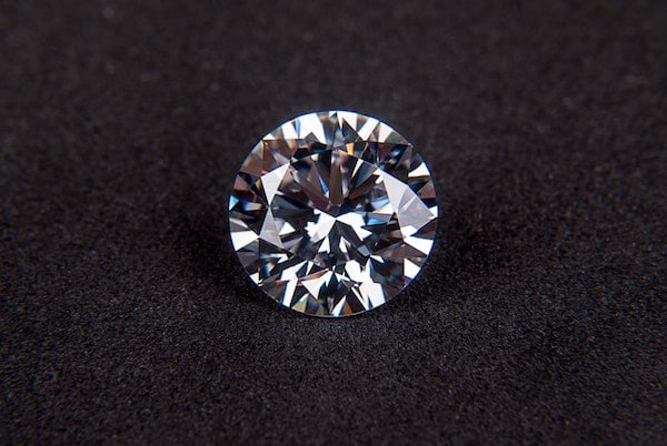 round cut brilliant diamond