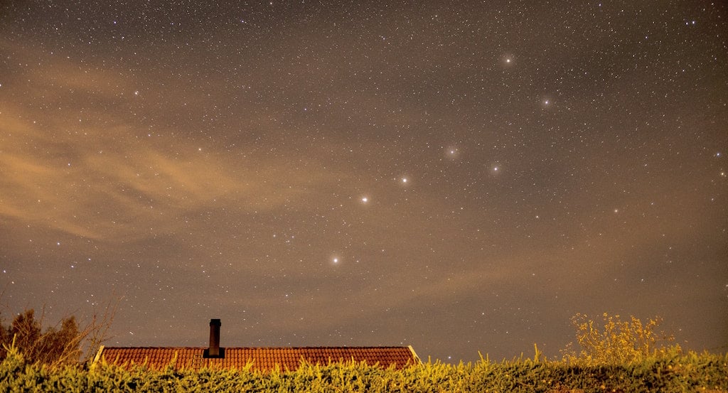 the big dipper constellation piercing